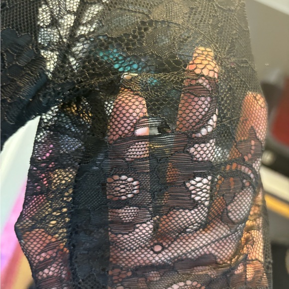 Black long sleeve dress with lace sleeves. - Picture 4 of 6